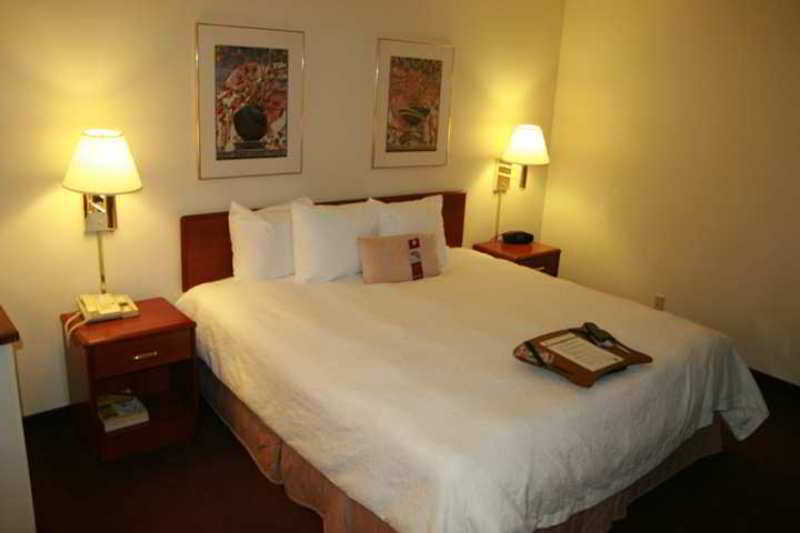 Hampton Inn Houston Willowbrook Mall 객실 사진